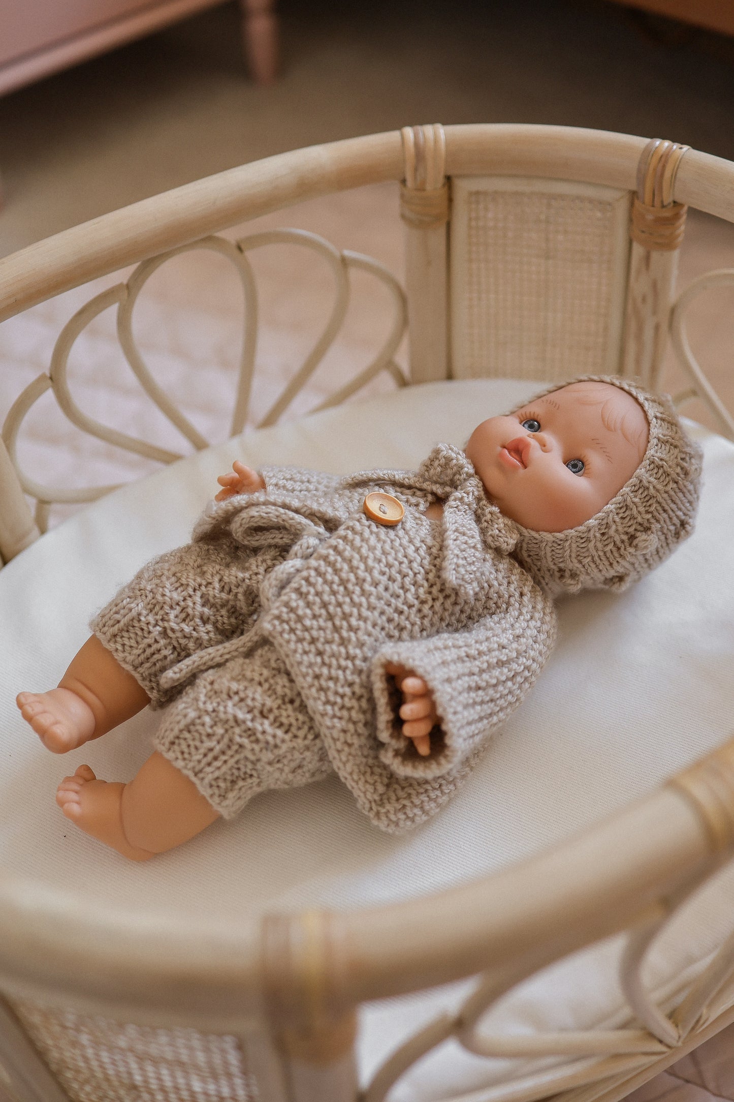 Shell Dolls Bassinet
