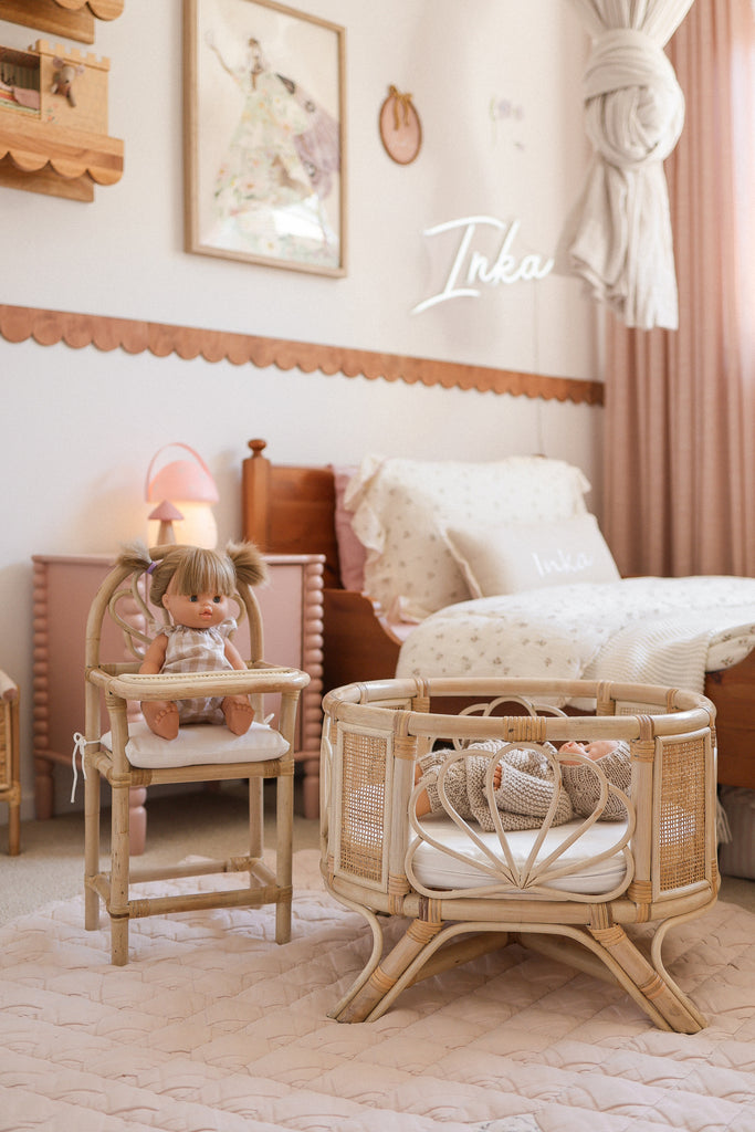 Shell High Chair