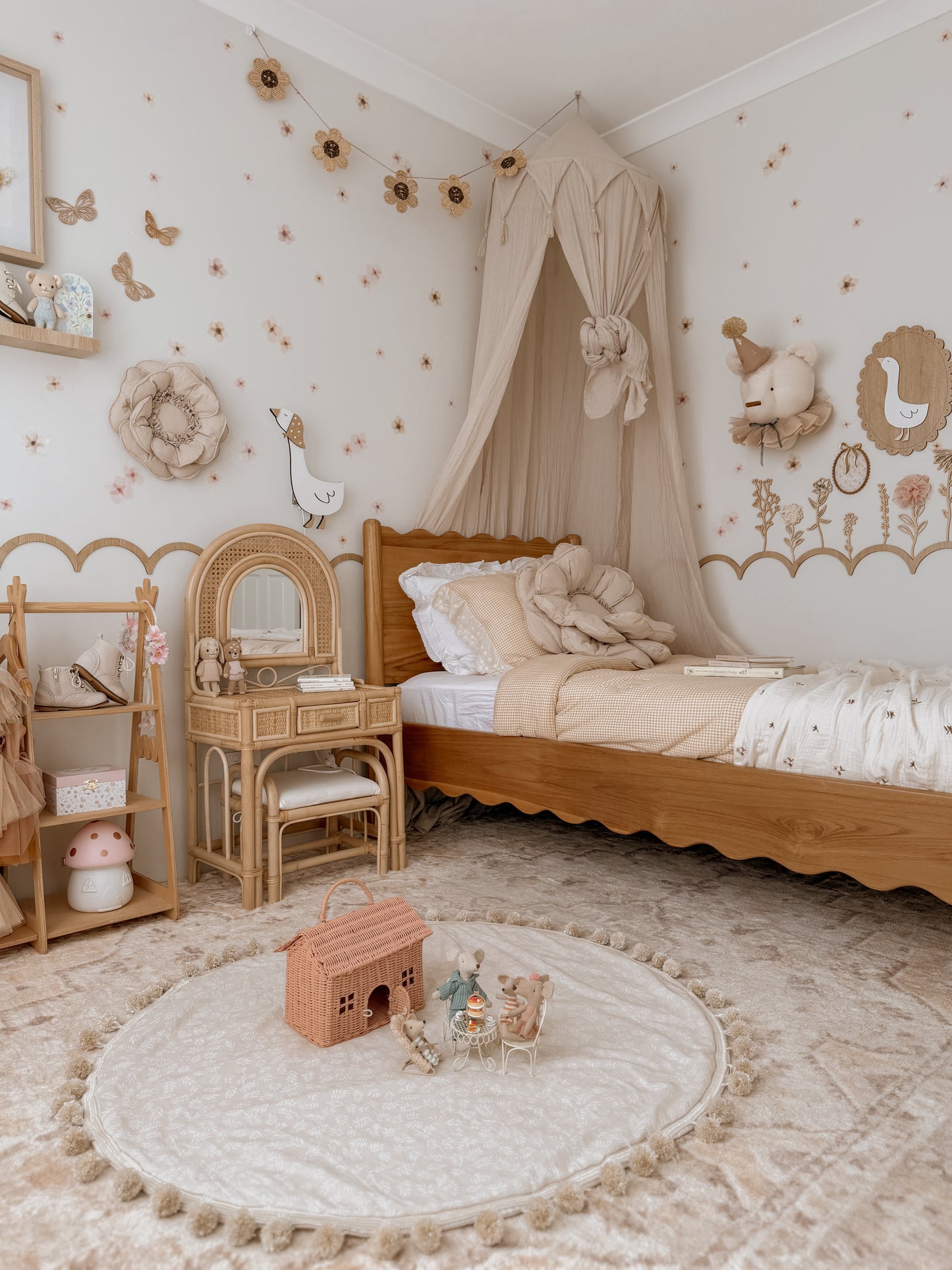 The Vallie Single Bed
