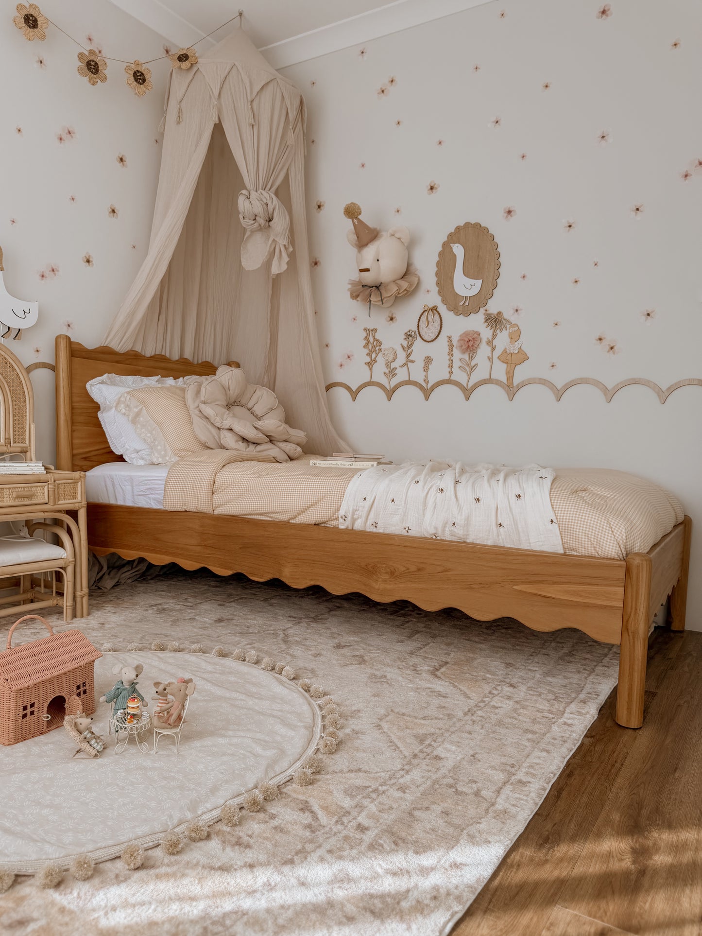 The Vallie Single Bed