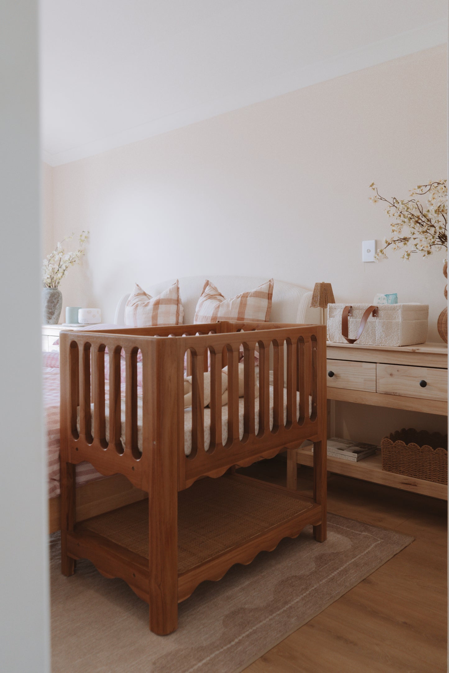 The Vallie Co Sleeper Bassinet