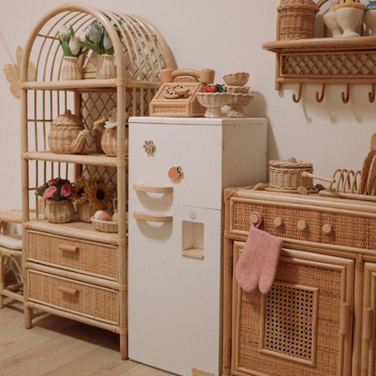 The Makai Kitchen with dish rack