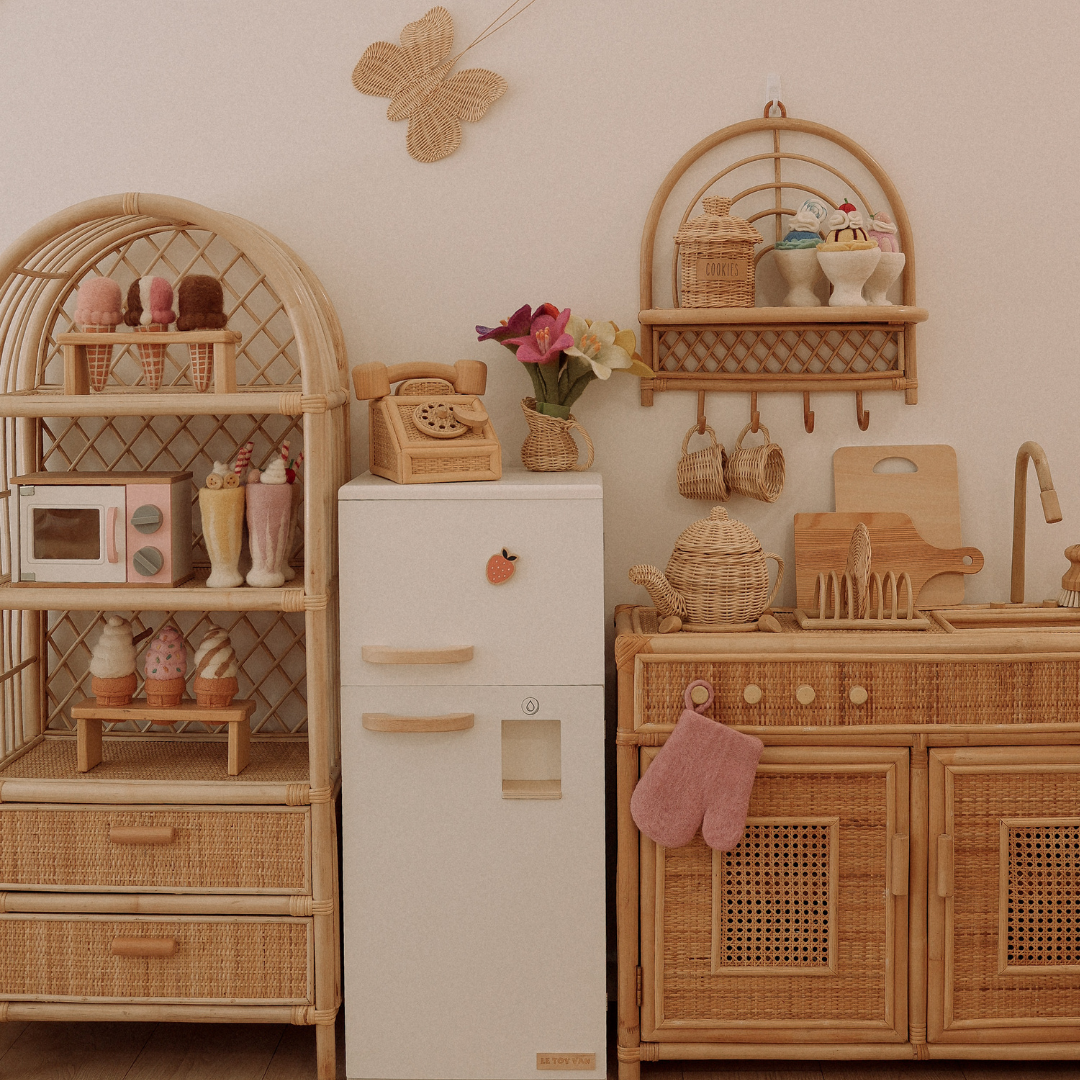 The Makai Kitchen with dish rack